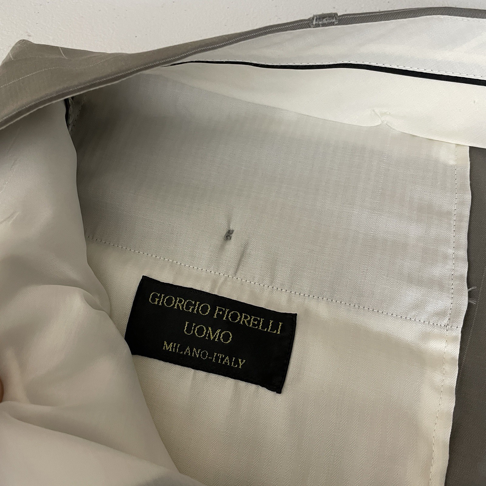 Giorgio Fiorelli Uomo 2 Piece Suit Mens 50L 42x29 Beige Striped Polyester Peak