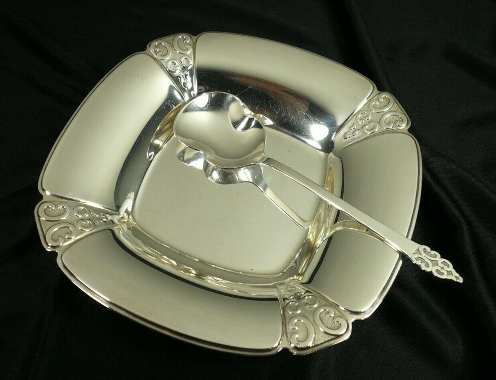 International Silver Deepsilver 1968 Triumph Relish Candy Dish with Spoon