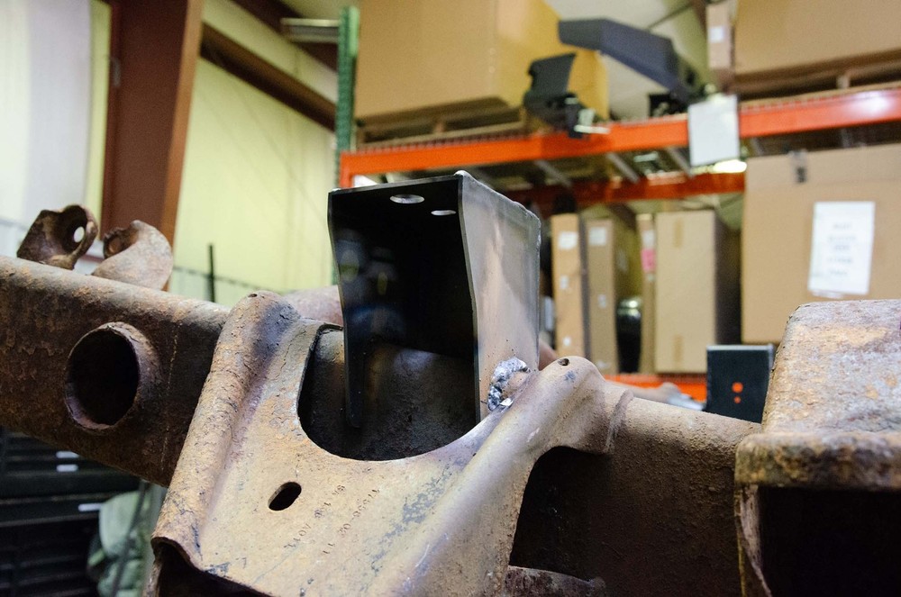 Rust Buster Frameworks RB7723L LEFT Front Bed Mount for 02-08 Dodge Ram 1500