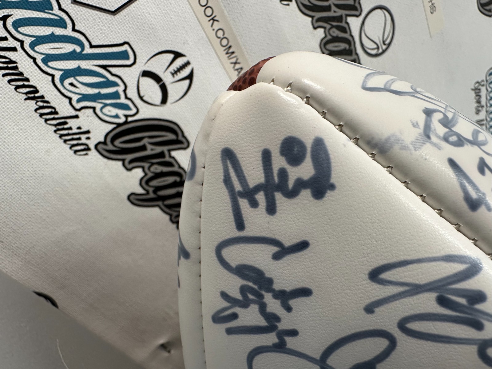 2004 NFC PRO BOWL TEAM SIGNED AUTOGRAPHED FOOTBALL-COACH ANDY REID CHAMP BAILEY