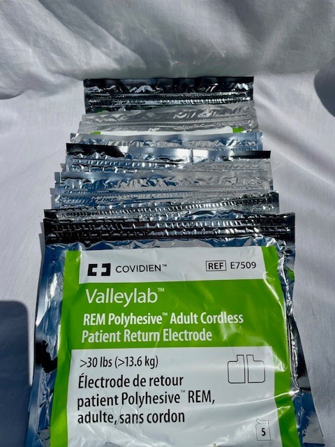 Patient Return Electrode Valleylab REM Polyhesive Split Without Cord, E7509
