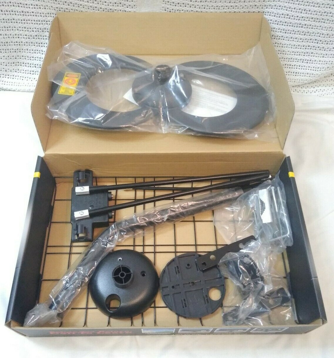 NEW ClearStream C2V-CJM Indoor/Outdoor HDTV Antenna w/ Mount 60+ Mile Range 1373