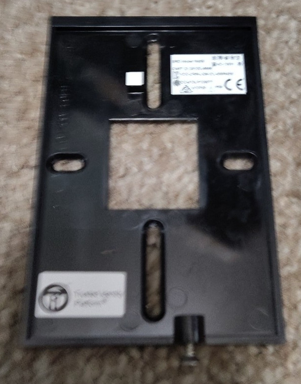 HID iCLASS SE Wall Reader With Backplate R40 USED
