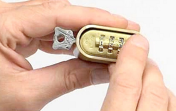 Weatherproof BRASS PADLOCK Resettable Combination 2" wide Master Lock 175D 175