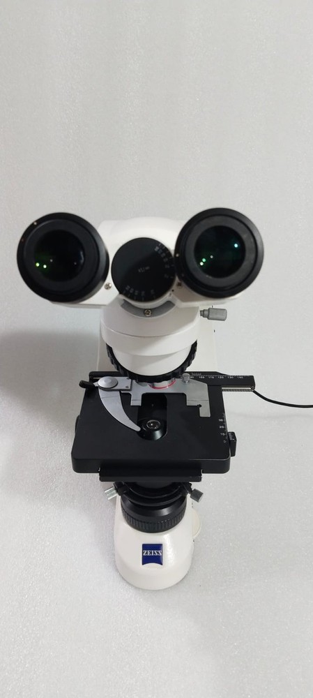 Carl Zeiss Primo Star Microscope with Objectives