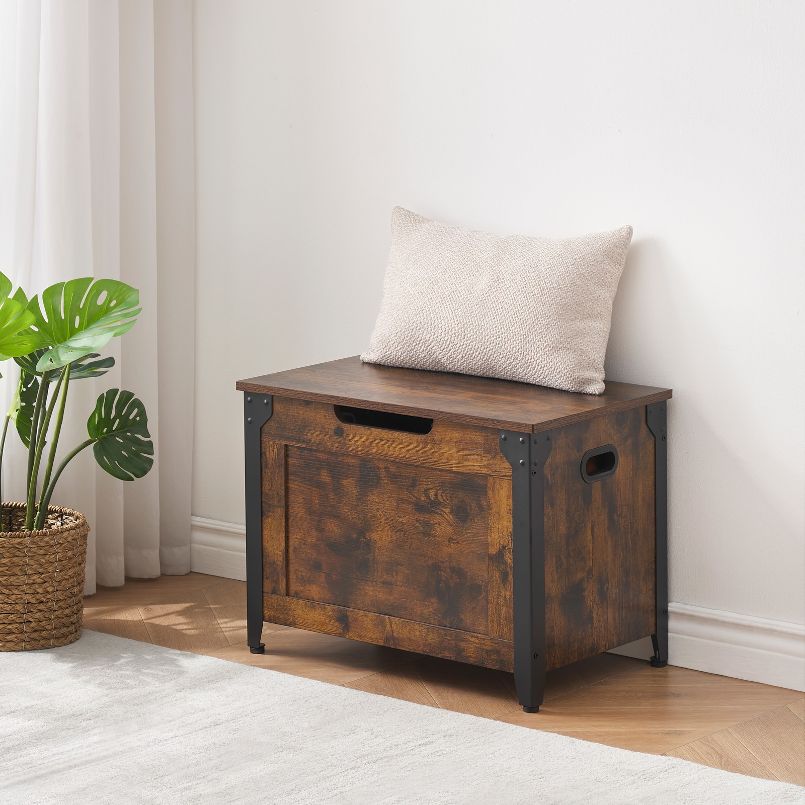 Storage Chest Wooden Storage Trunk with Metal Frame, Entryway Shoes Bench