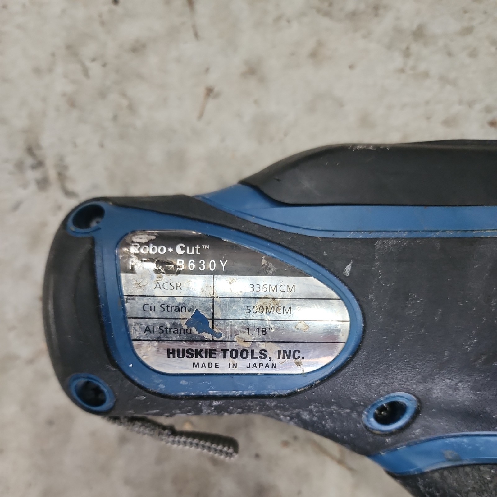 ROBO CUTTER B630Y comes with battery