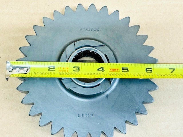 John Deere - Upper Rear Drive Gear AZ64044 - NEW
