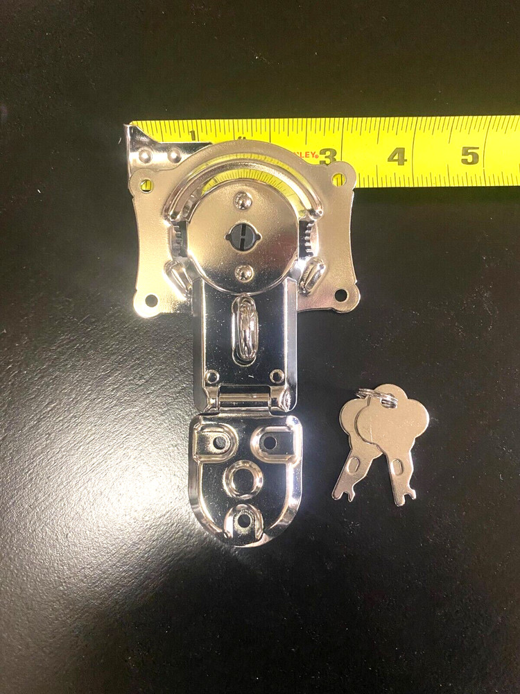 Steamer Trunk Center Lock with Quick Release Button Medium size with keys