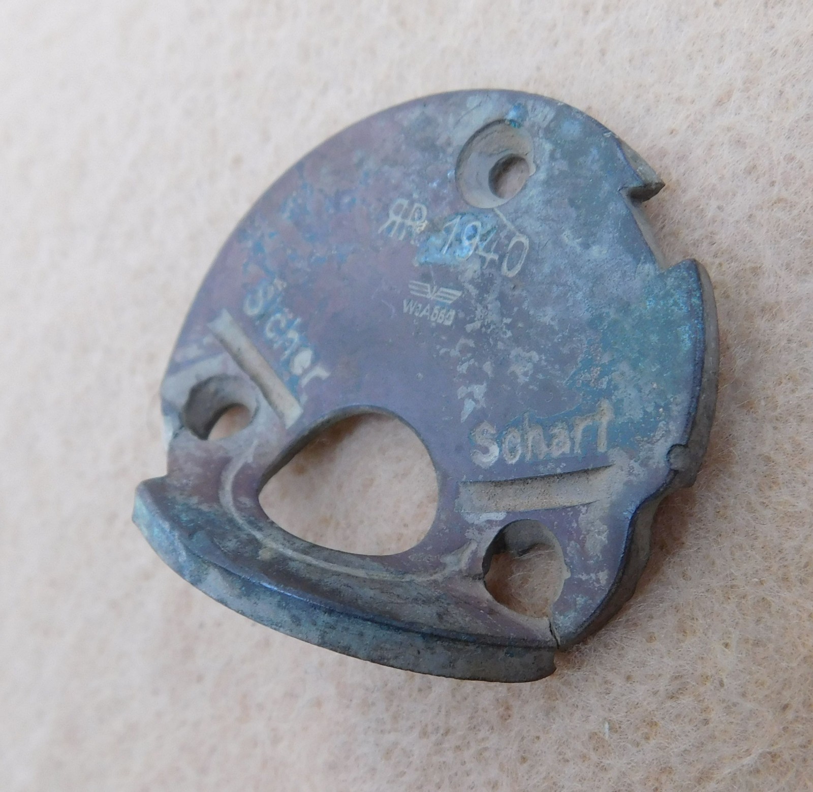 ORIGINAL WWII GERMAN TELLER TOP PLATE DATED 1940 - GROUND DUG RELIC