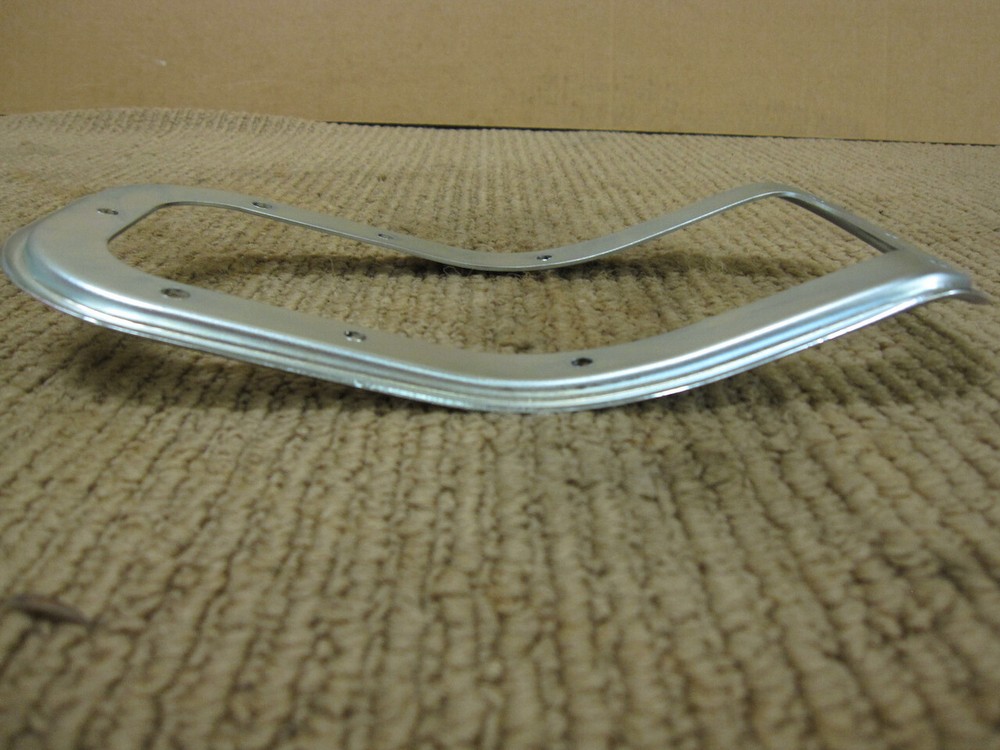 68-72 CHEVELLE 4 SPEED CONSOLE BOOT RETAINING RING