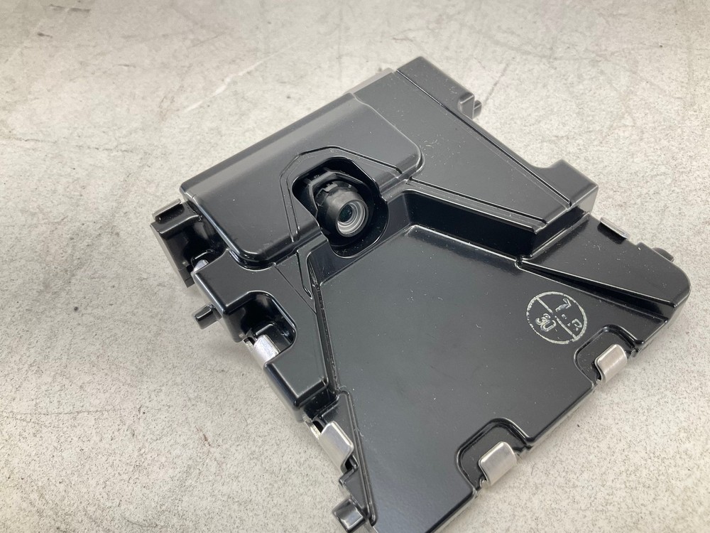 17-18 Toyota RAV4 Front Camera Windshield Mounted