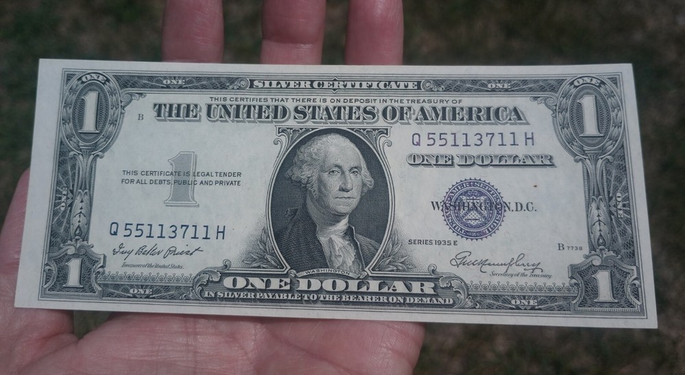 1935 One Dollar Bill Series E Very Good Condition
