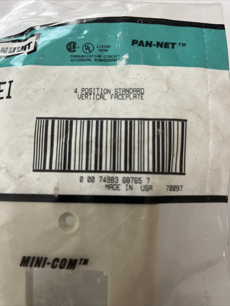Panduit CFP4EI 4 Position Standard Vertical Face Plate