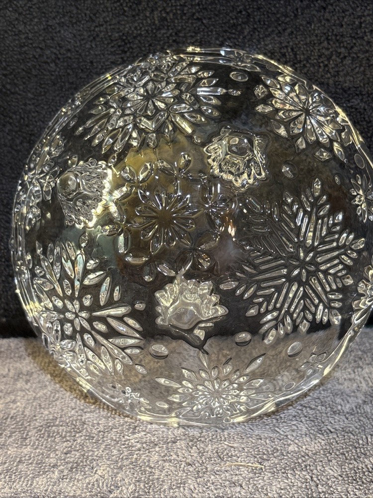 Mikasa Crystal 6” 3 Footed Snowflake Candy Dish