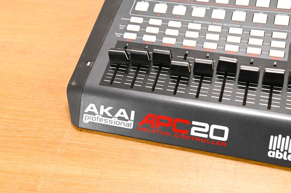 Akai APC20 Compact Professional Ableton Controller (NO POWER SUPPLY) CG01Y7R