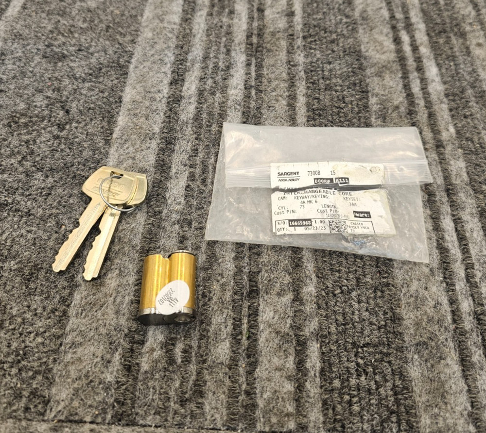 Sargent Assa Abloy 7300B: Interchangeable Small Format Keyed Core With 2 Keys