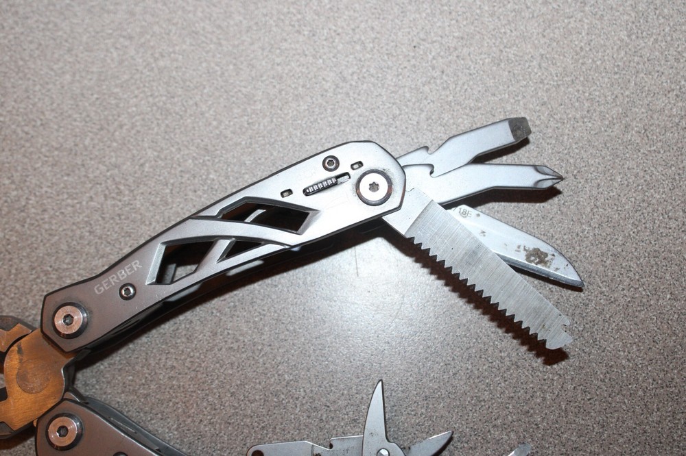 Gerber Suspension-NXT Multi-Tool 12 Tools 2 LOCKBACK BLADES 8970718E