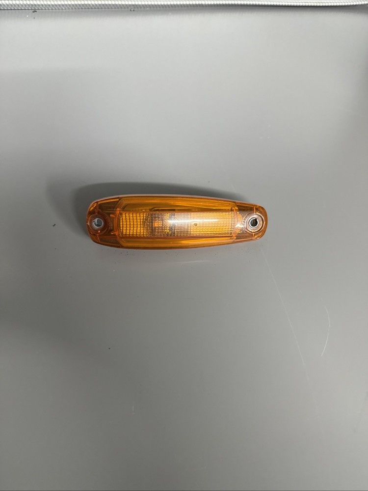 Freightliner A66-01728-003 Low Profile Amber Lamp Marker