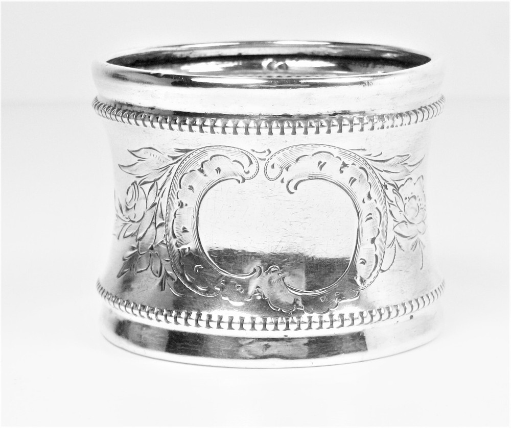 Napkin ring engraved and repousse work solid silver – 19th century