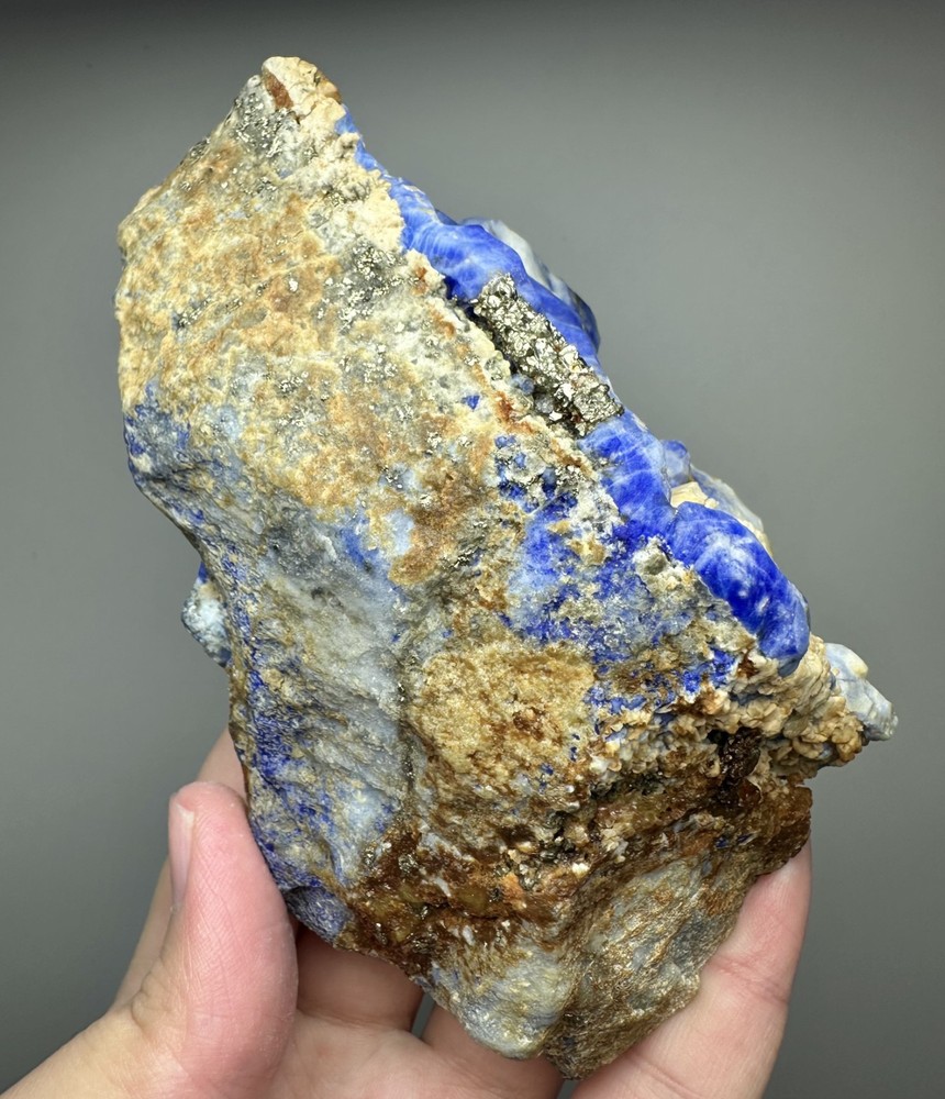 695 Gr. Fluorescent Phosphorescent Blue Hackmanite Crystals Cluster, Forsterite