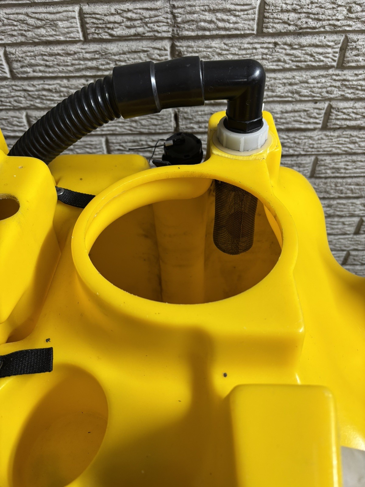 KaiVac 1750 Mid-Size No-Touch Cleaning System Machine, please read notes.