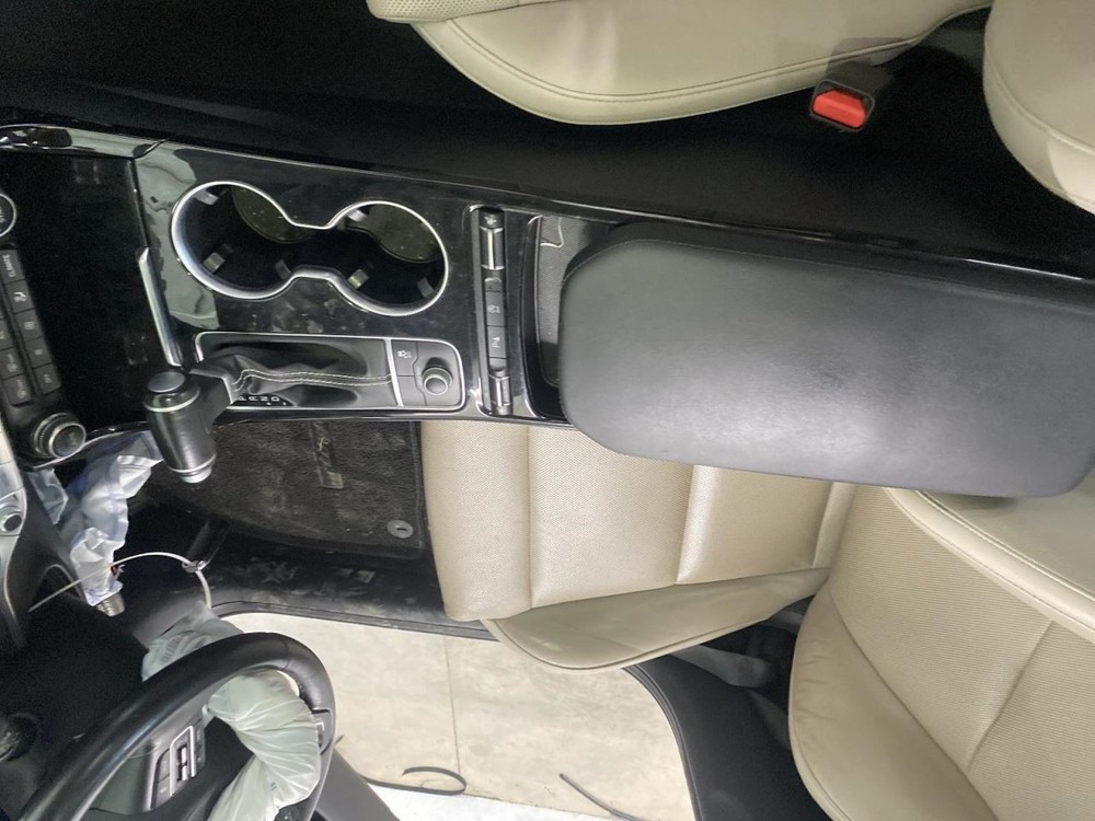 Complete Console Front Floor Manual Shift Shift-by-cable Fits 18-23 STINGER 1010