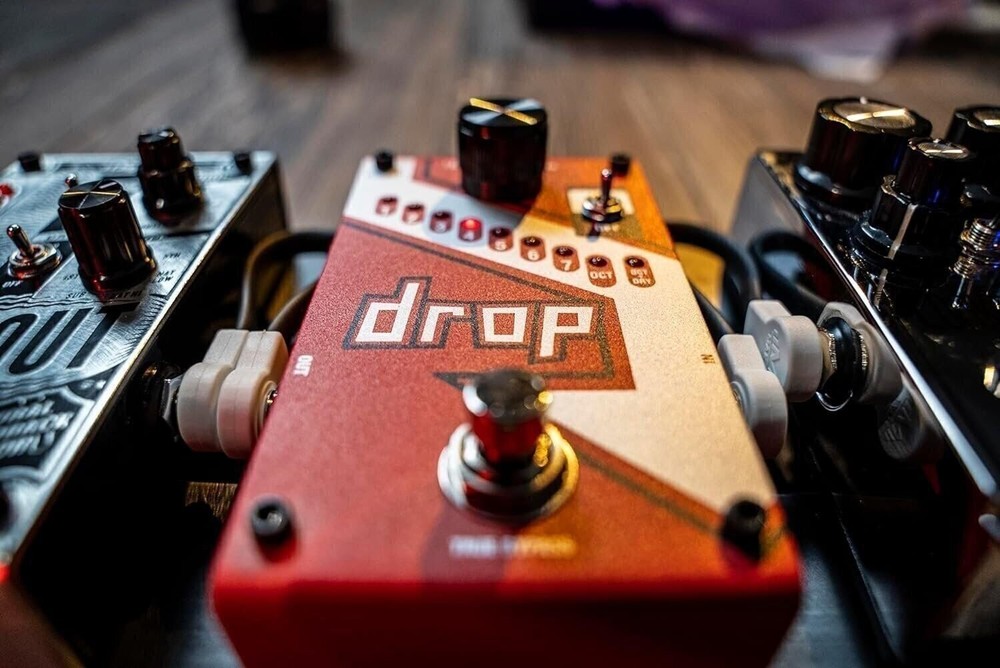 DigiTech DROP Compact Polyphonic Drop Tune Pitch-Shifter
