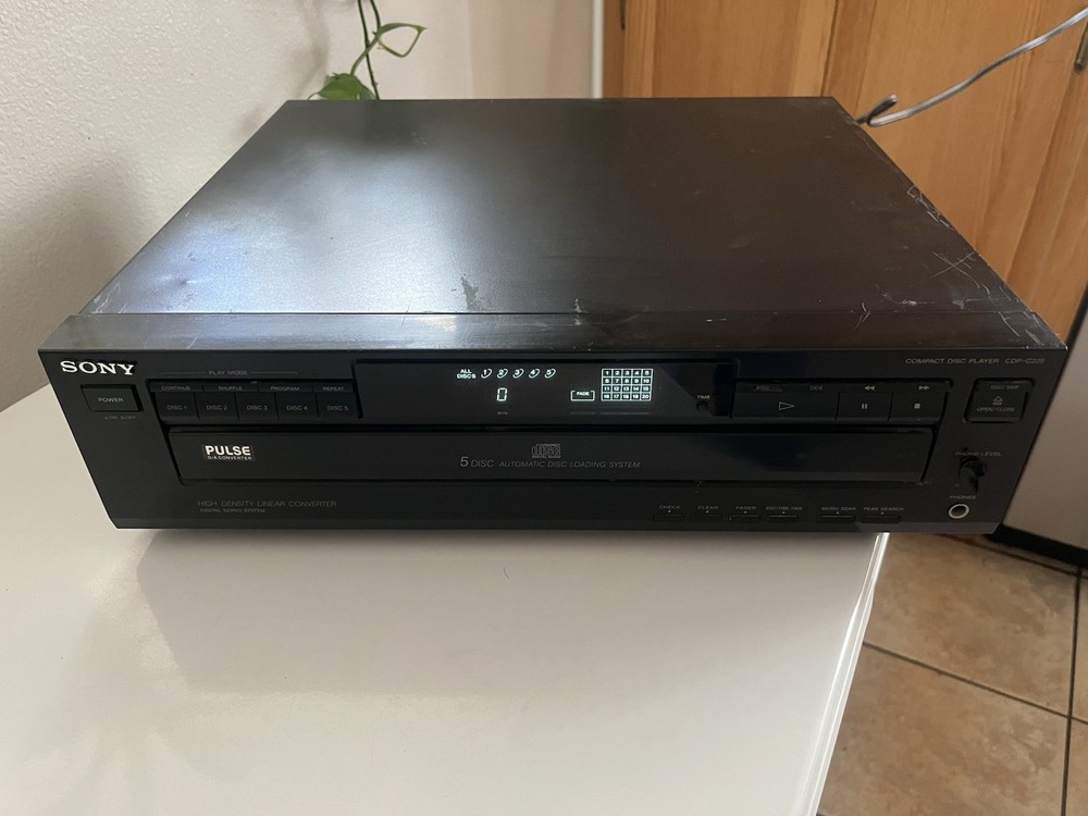 Sony CDP-C225 5 Compact Disc CD Player Automatic Loading System Linear READ..!