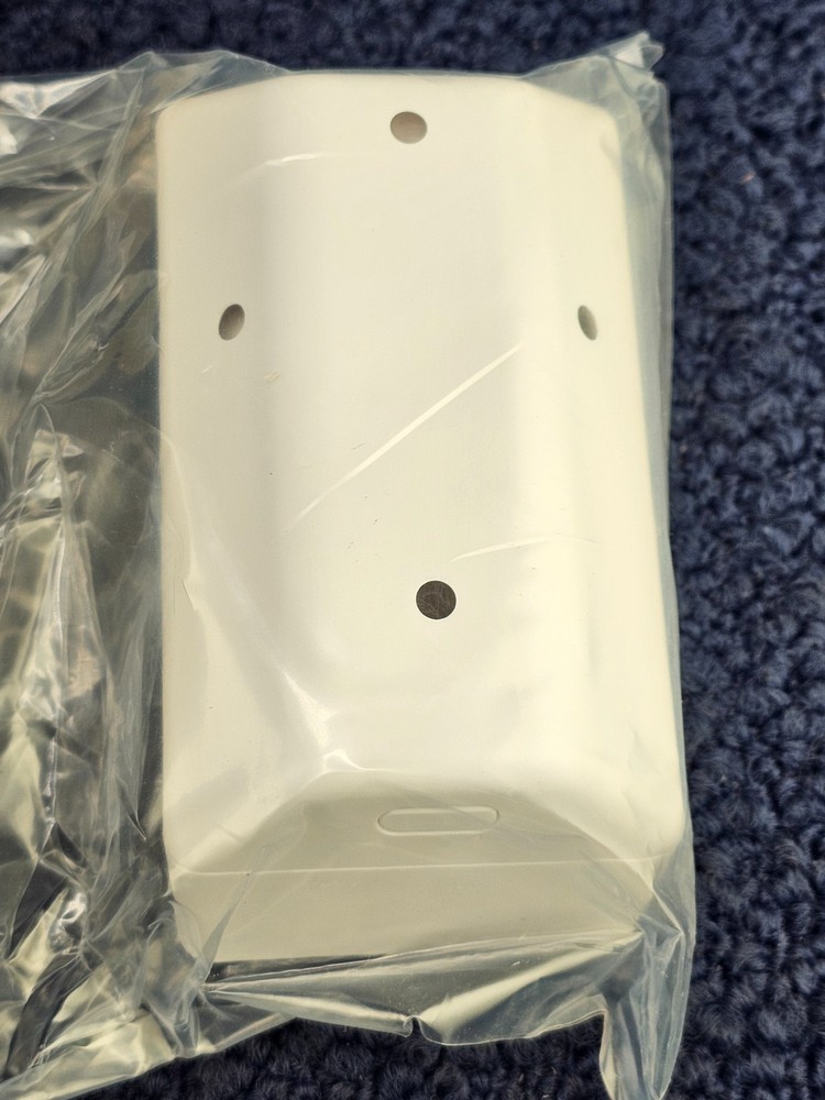 Verkada BR32 1A-53002-A White Wireless Motion Sensor BR32-HW