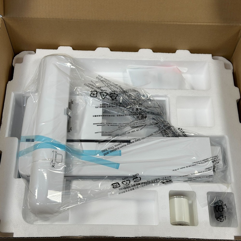 Brother SE2000 Computerized Sewing and Embroidery Machine Accessories Bundle