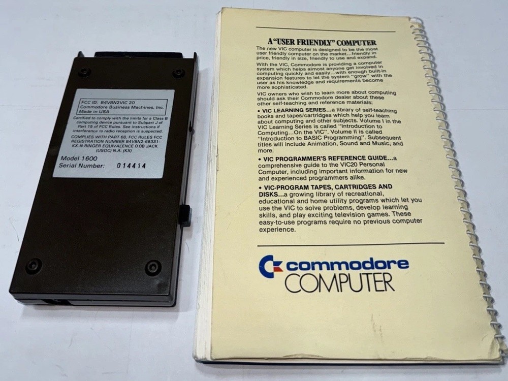 Commodore VIC-20 Vintage Computer Console Complete w Box Manual Tested & Works