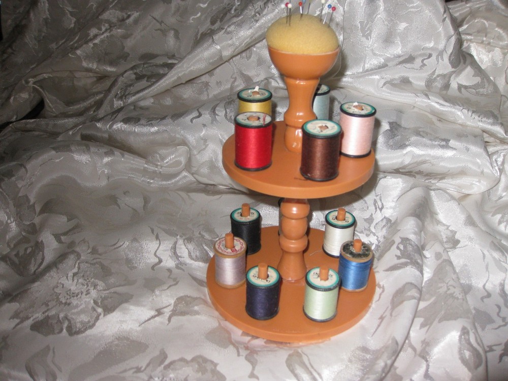 Unique! ~ THREAD CADDY/CAROUSEL & 12 SMALL SPOOLS OF THREADS