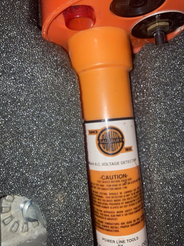 Voltage Detector
