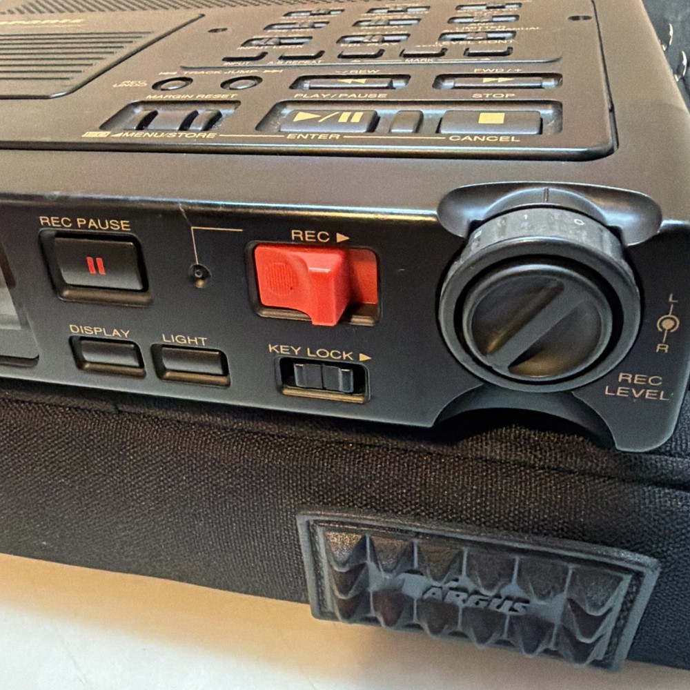 Marantz Solid State Recorder PMD670 Portable + Power Adapter No Card