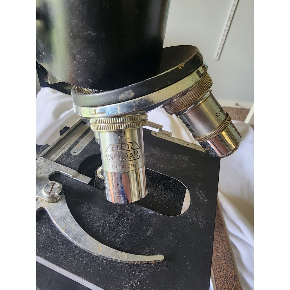 VTG 1951 Ernst Leitz Wetzlar Microscope w/case Untested – As Is