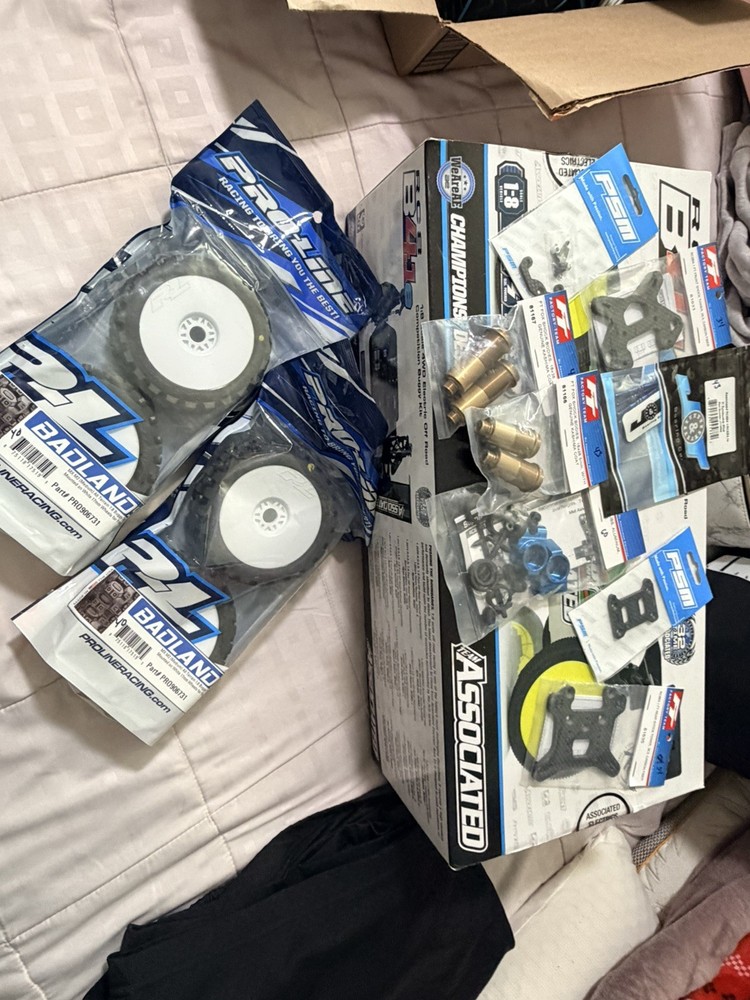 Team Associated Rc8b4.1e With Parts