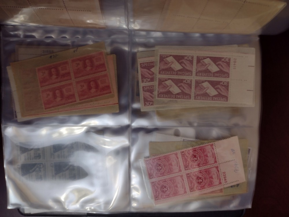 MINT US STAMP COLLECTION IN BINDER