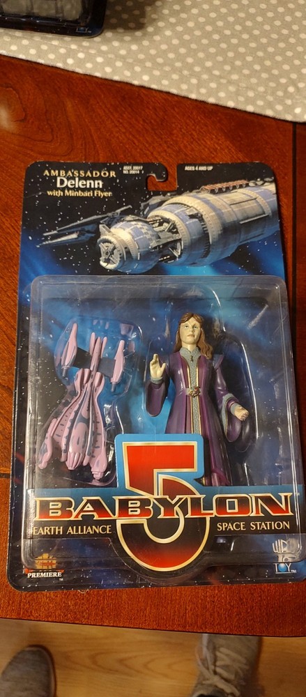 3 Babylon 5 Figurines Still In Package