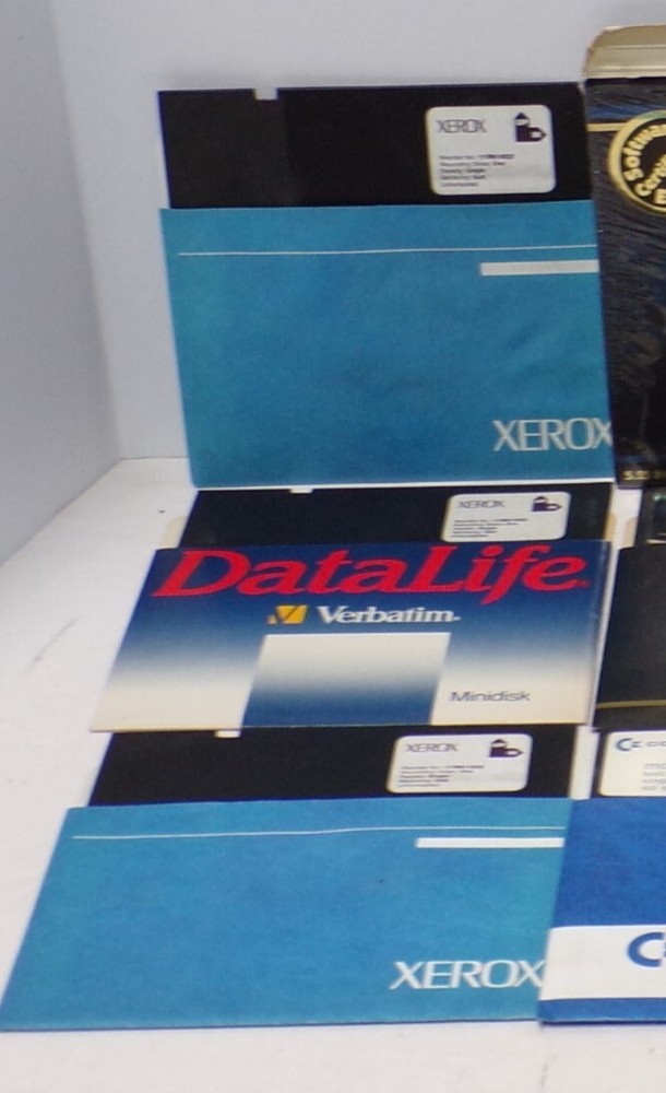 Commodore 64 Vintage 5.25" Floppy Disk Software Bits Collection - Lot 031825WT-A