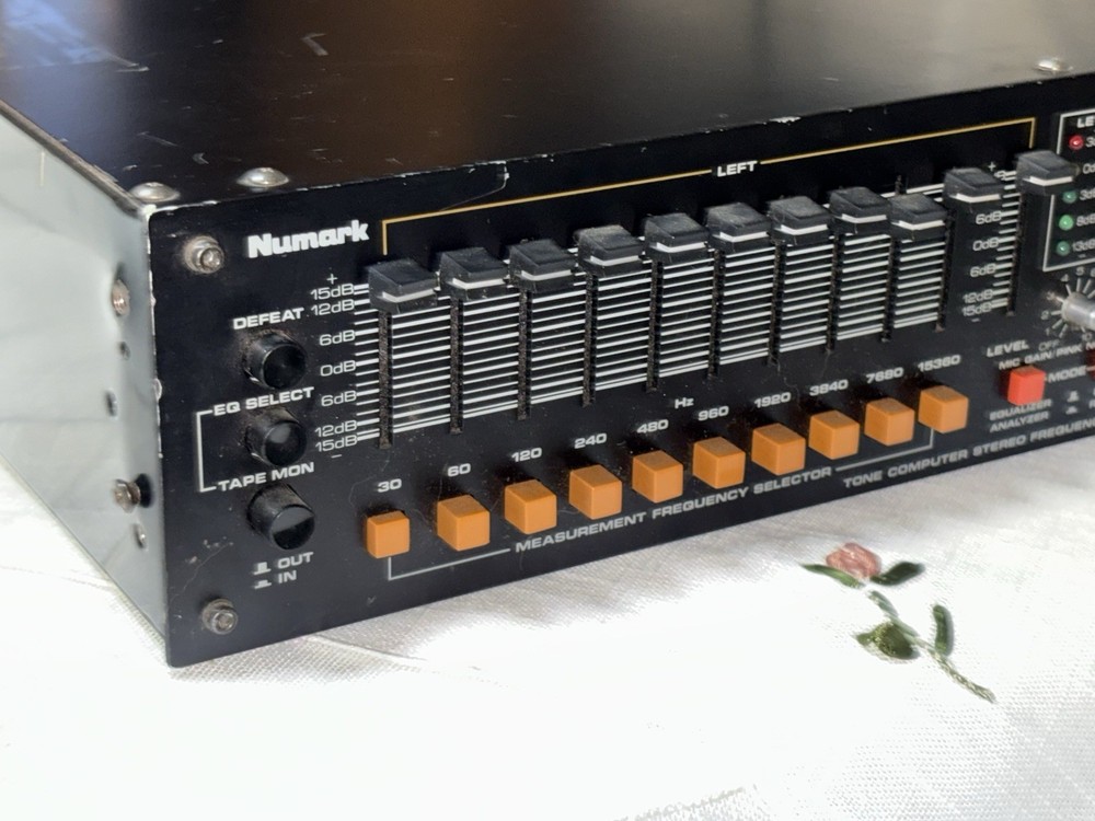 Numark EQ-2700 Stereo Frequency Spectrum Equalizer 10-Band