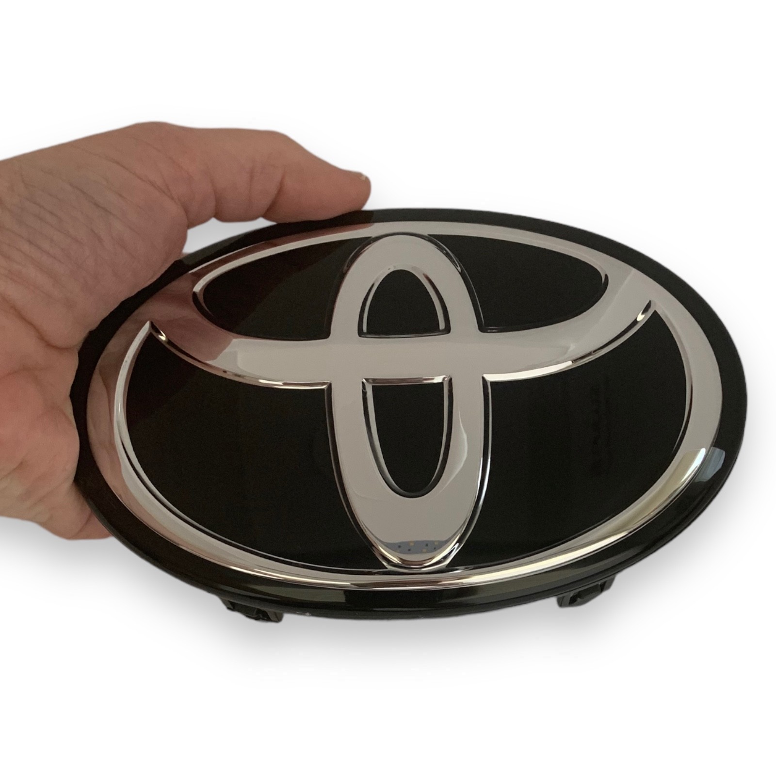 Toyota Corolla Front Grille Emblem Silver Logo Badge Fits 2016 2017 2018 2019