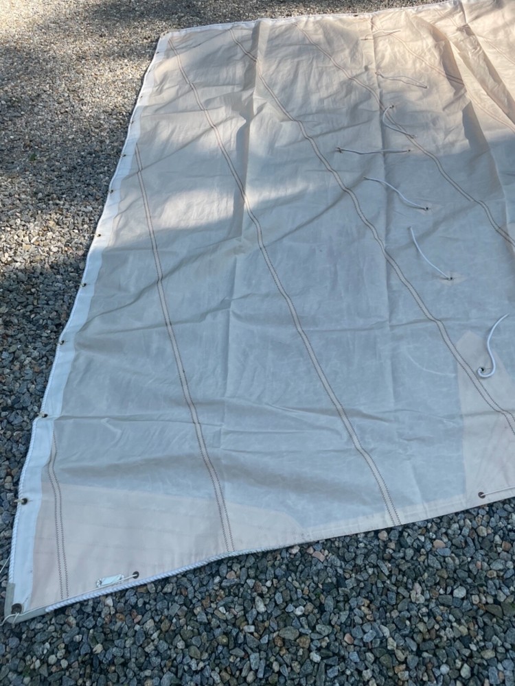 Mainsail for a Rozinante