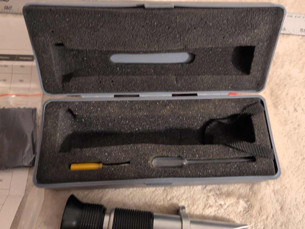 HAND-HELD REFRACTOMETER New Never Used