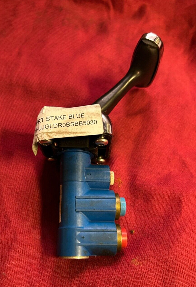 BENDIX TRAILER BRAKE VALVE, SWITCH, K024929, SNAP ON CHROME COVER