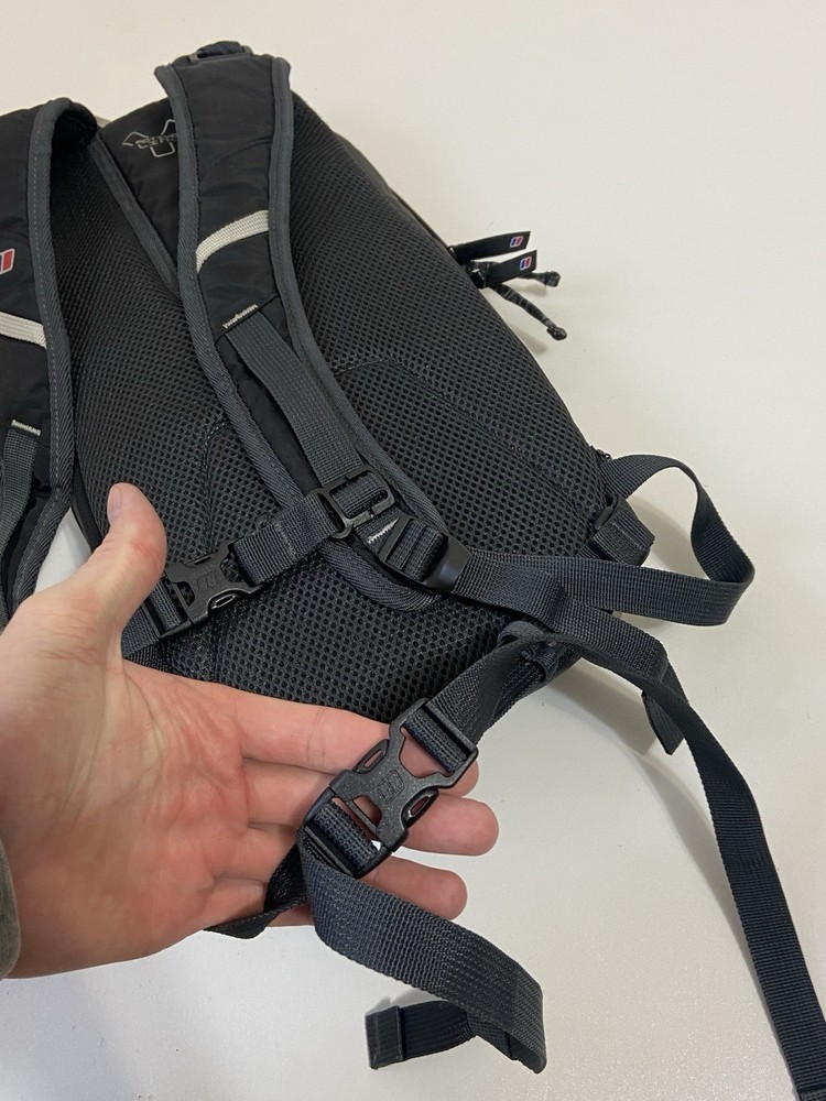 Berghaus Remote 8+4 Backpack Flow Technology Rucksack Bag Hiking