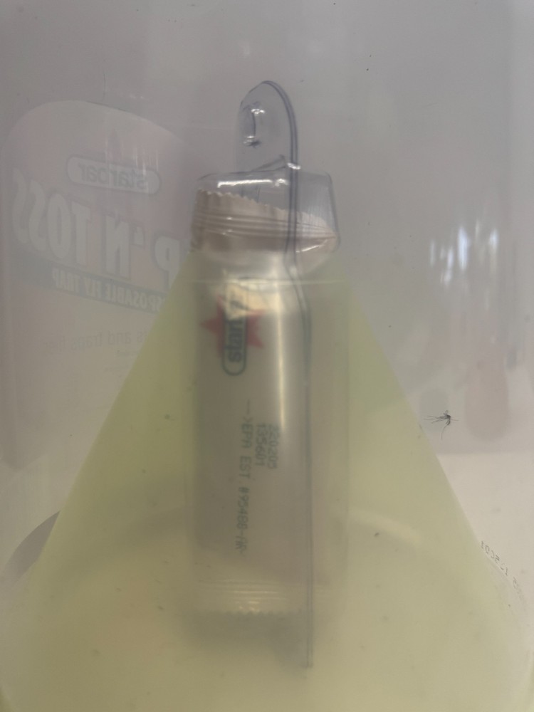 Starbar - Trap 'N Toss - Disposable Fly Trap - New