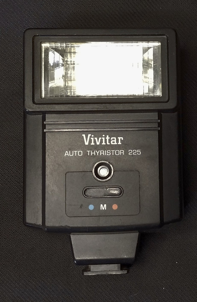 VIVITAR Auto Thyristor 225 Flash Unit Tested-Working