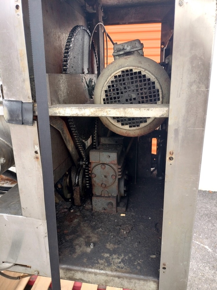 Hollymatic Meat Grinder - Parts Missing