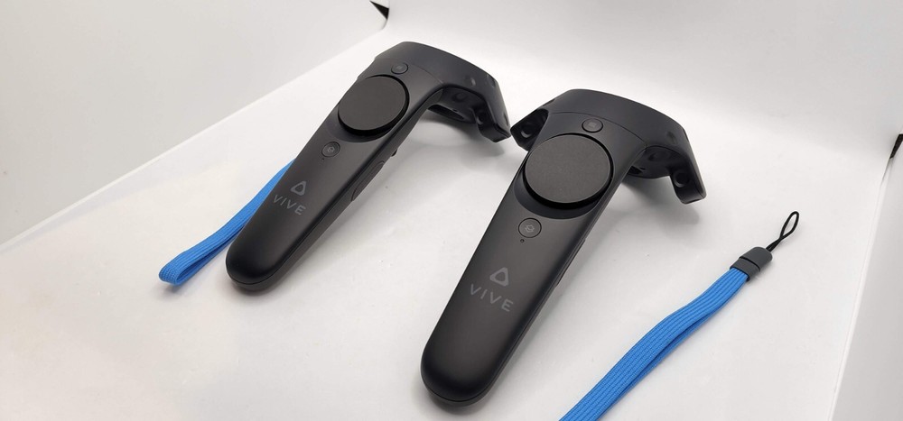 2x HTC Vive Controller Wand Pair Two Straps VR Virtual Reality Excellent Set